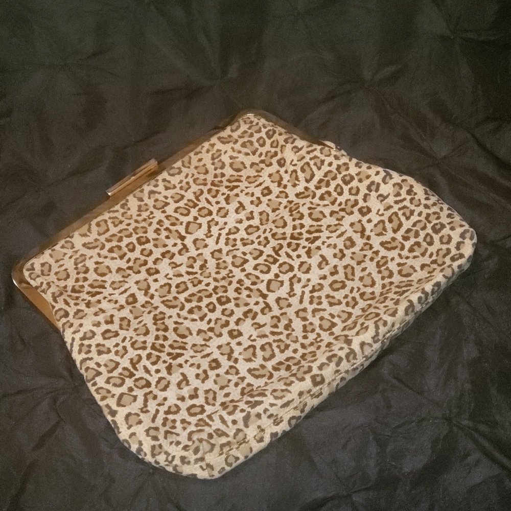 Leopard print clutch - Picture 2 of 3